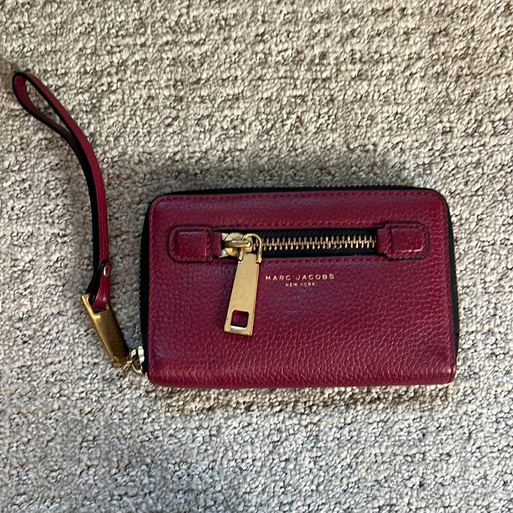 Marc Jacobs wristlet wallet